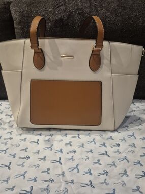 Source Unknown Cream and Tan Structured Tote Bag